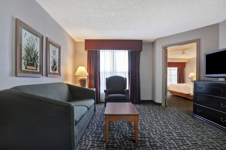 Room 11 of 24