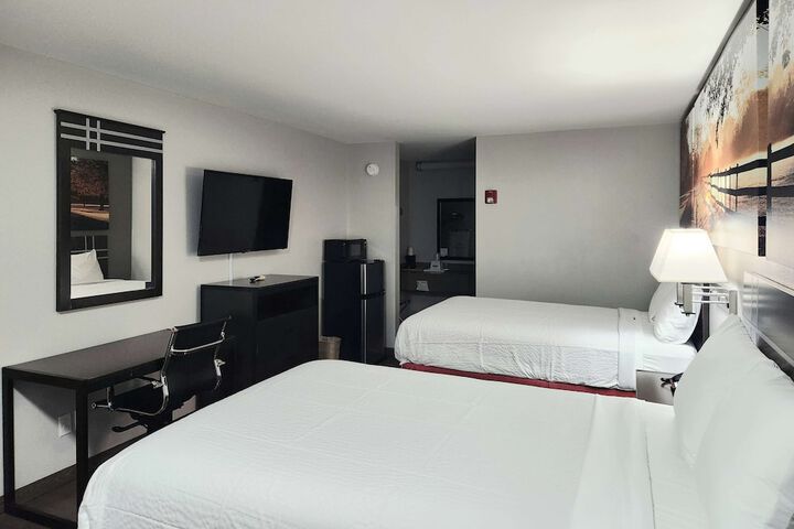 Room 17 of 37