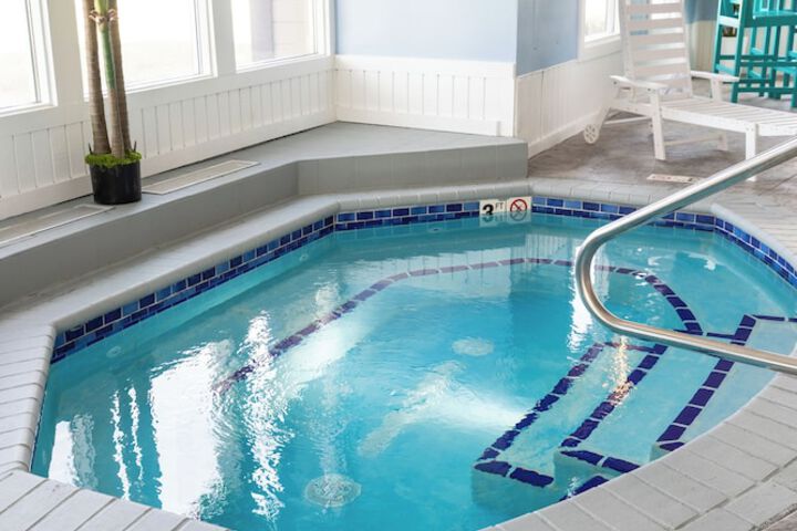 Nisswa Hotel and Suites
