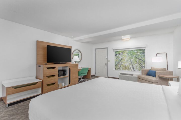 Room 35 of 85
