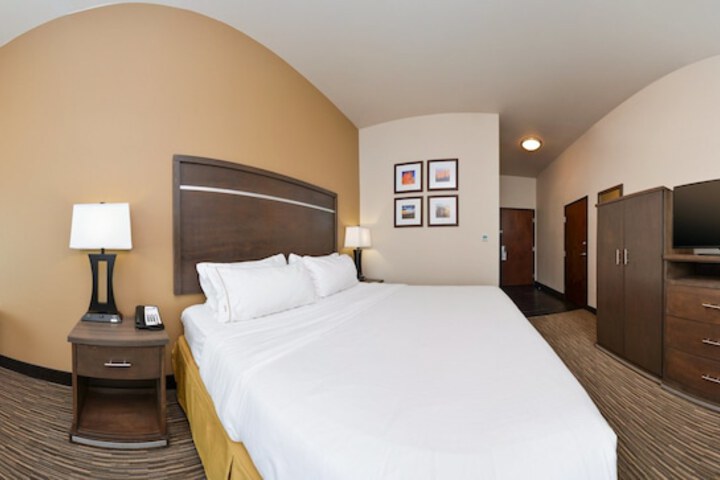 Holiday Inn Express & Suites Globe by IHG