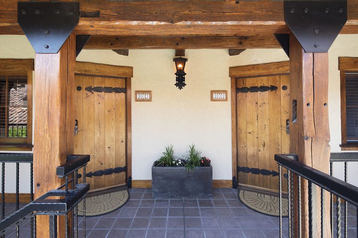 Ballroom/Hall 43 of 50