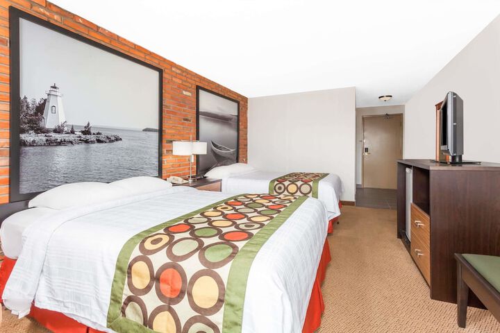 Room 9 of 20