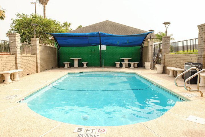 Pool 16 of 51