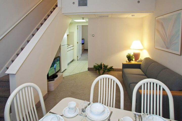 Room 27 of 40