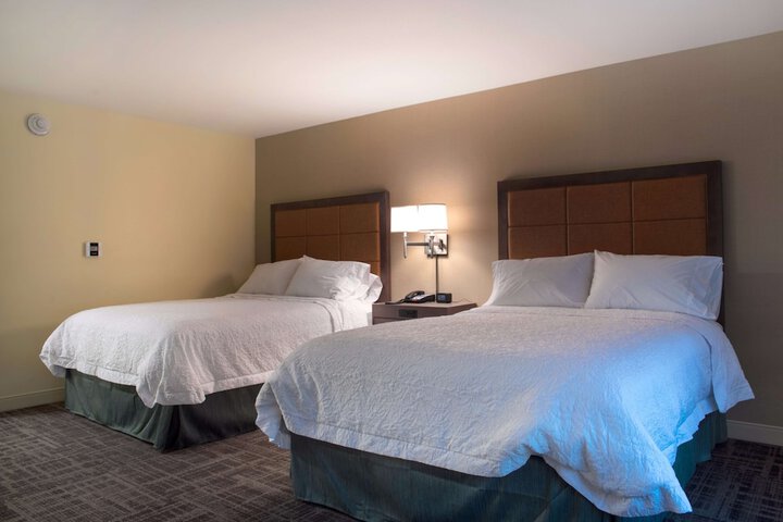 Room 9 of 28