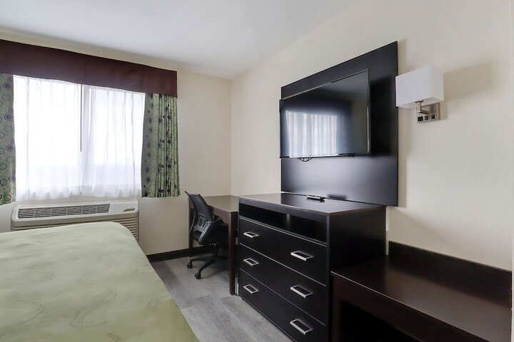 Room 30 of 46