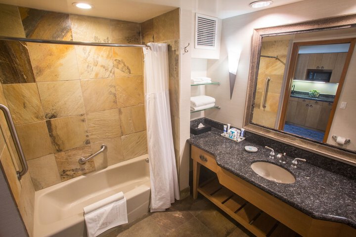 Room 40 of 123