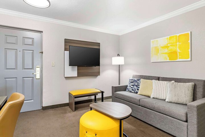 Room 21 of 39