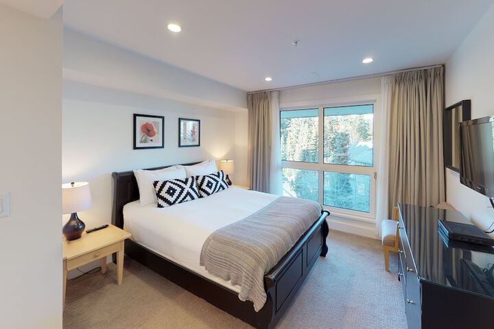 Le Chamois by Whistler Premier