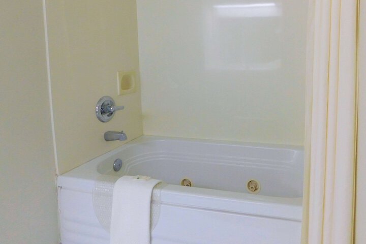 Room 15 of 35