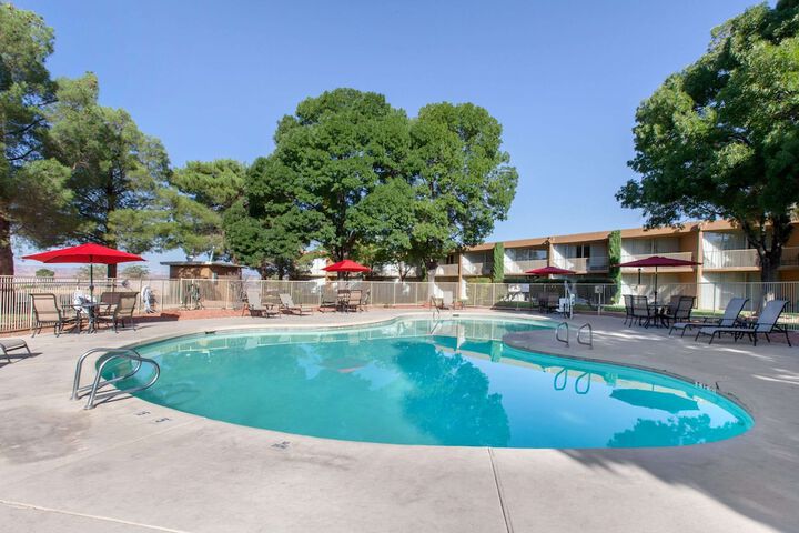 Pool 11 of 39