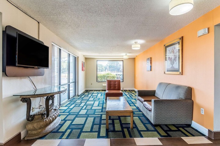 Motel 6 Kenly NC