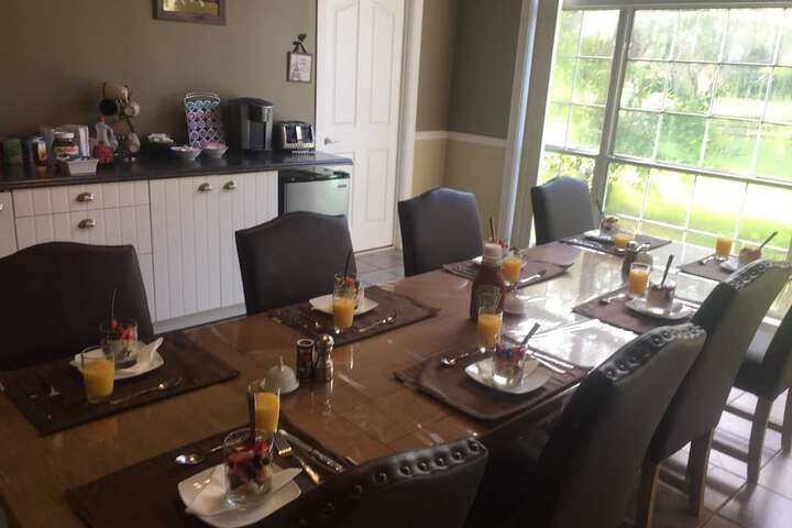 Dining 30 of 47