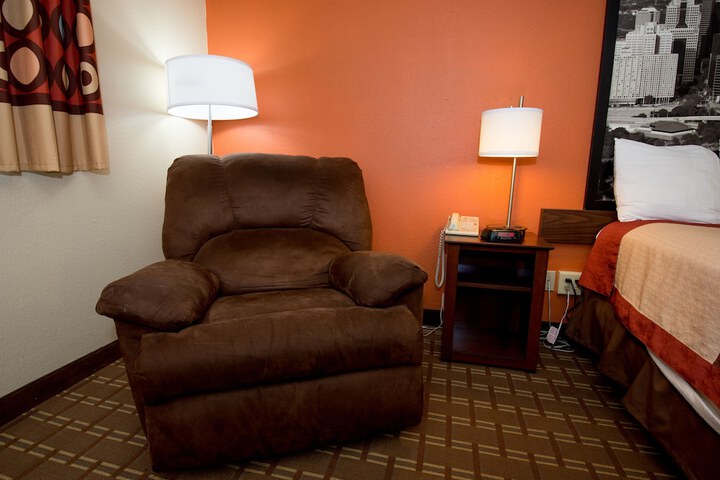 Room 8 of 36