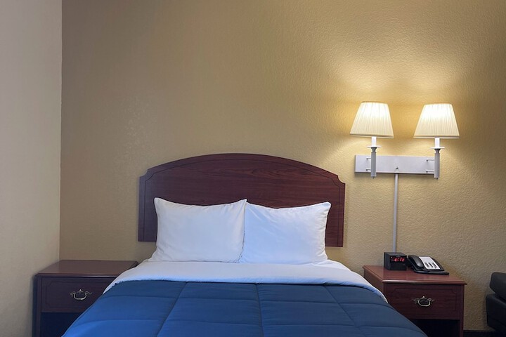 Candlelight Inn & Suites Hwy 69 near McAlester