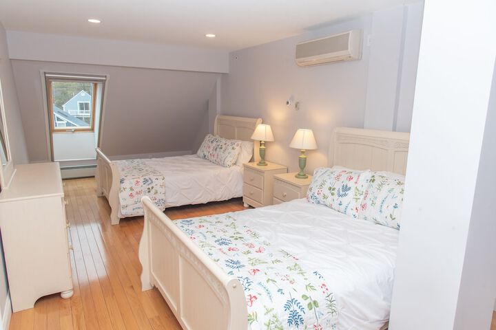 Room 8 of 113