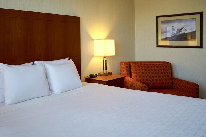 Clarion Hotel Portland Airport ME