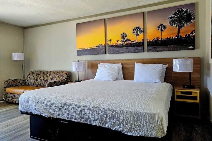 Days Inn by Wyndham Washington