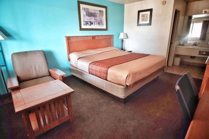 Room 21 of 32