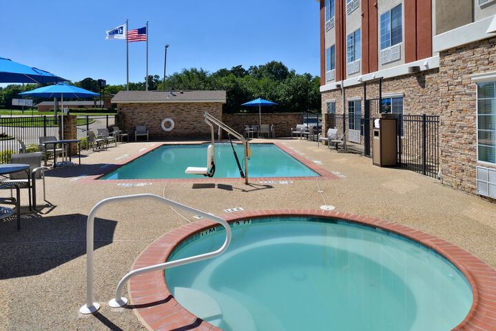 Holiday Inn Express & Suites Carthage by IHG