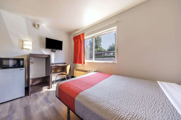Room 15 of 25