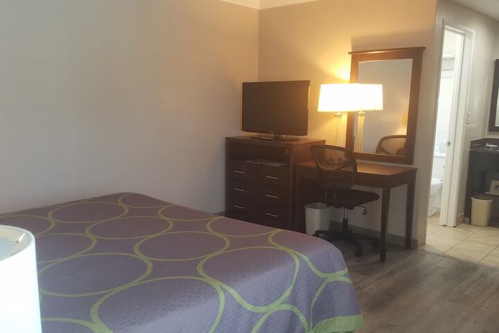 Room 8 of 24