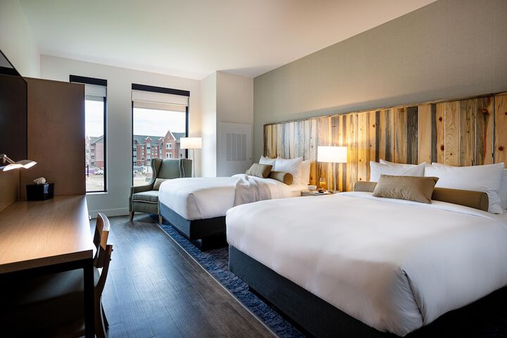 Hotel Maverick