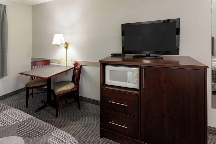GrandStay Hotel & Suites Hastings