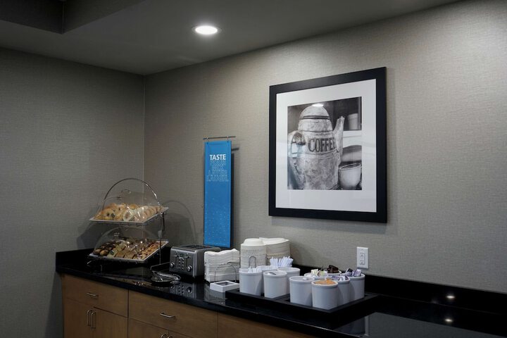 Breakfast/Coffee Service 74 of 82