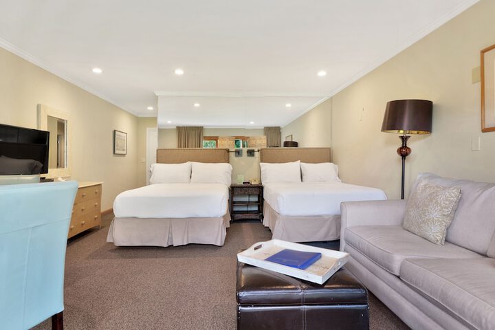 Room 43 of 184