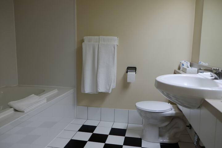 Room 34 of 60