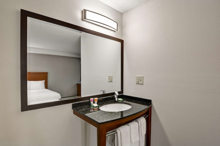 Room 16 of 42