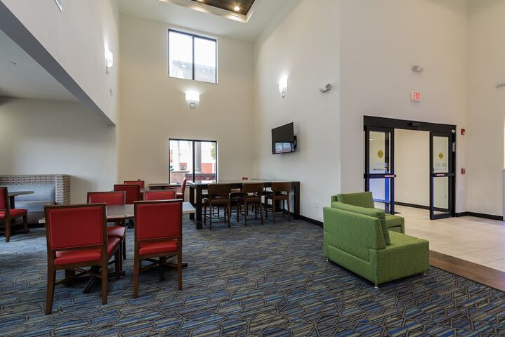 Holiday Inn Express Hotel & Suites South Bend by IHG