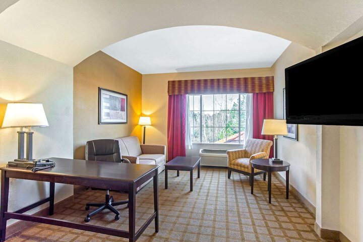 Room 15 of 36