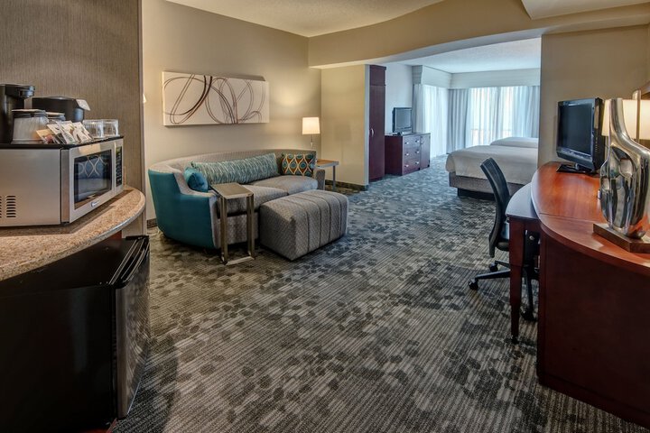 Room 22 of 37