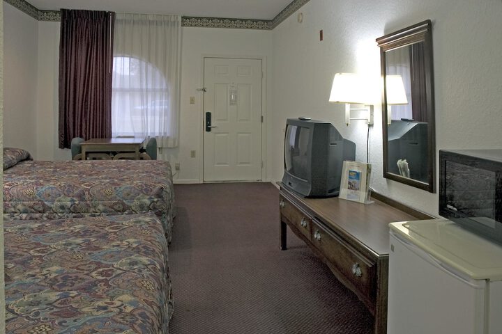 Room 12 of 30