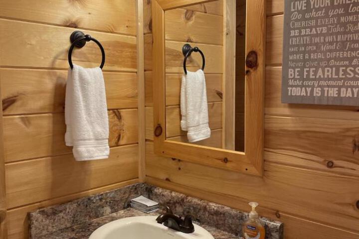 Moore Road Cabin 2 Pet Friendly