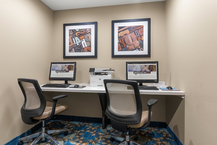 Business Center 78 of 81