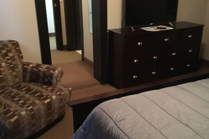 Room 6 of 41