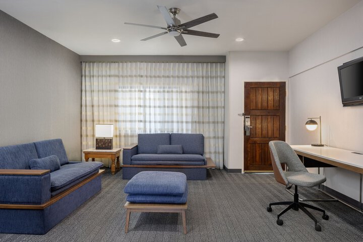 Room 50 of 65