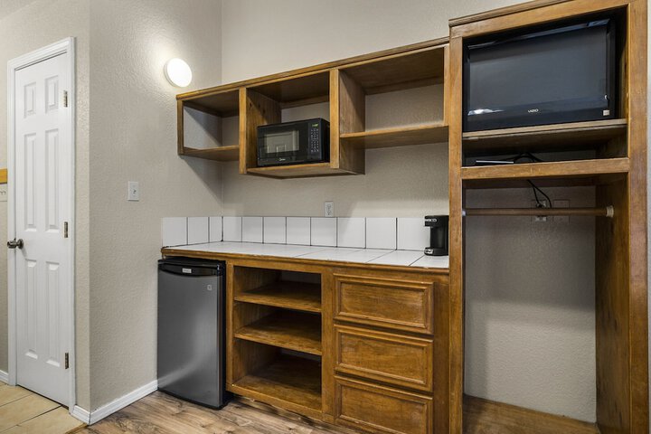 Room 34 of 65