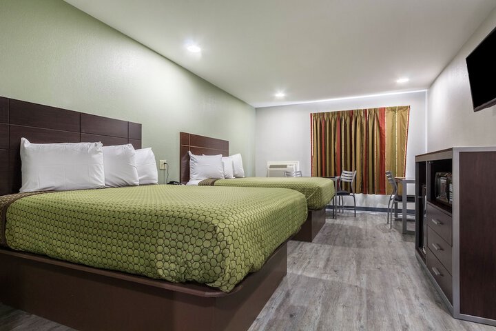 Room 14 of 30