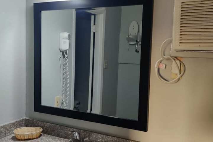 Room 14 of 34
