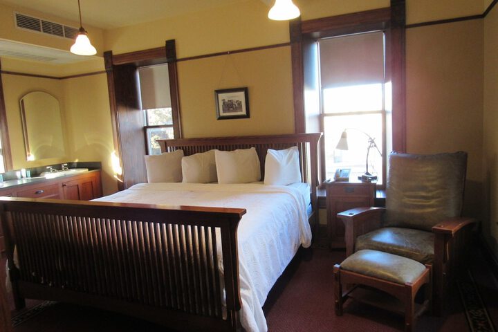 Room 12 of 15
