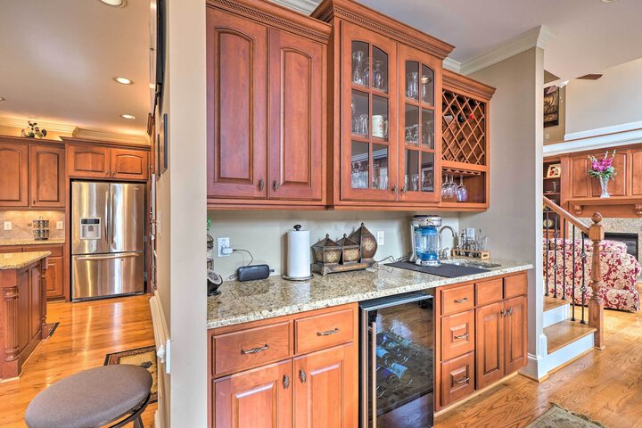 Luxury Estate: Game Room & Pickleball Court