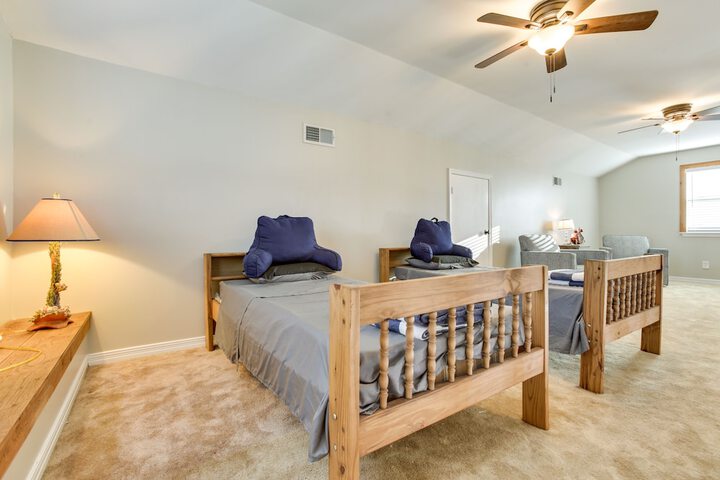 Bayou Bliss: Barataria Waterfront Getaway w / Dock!