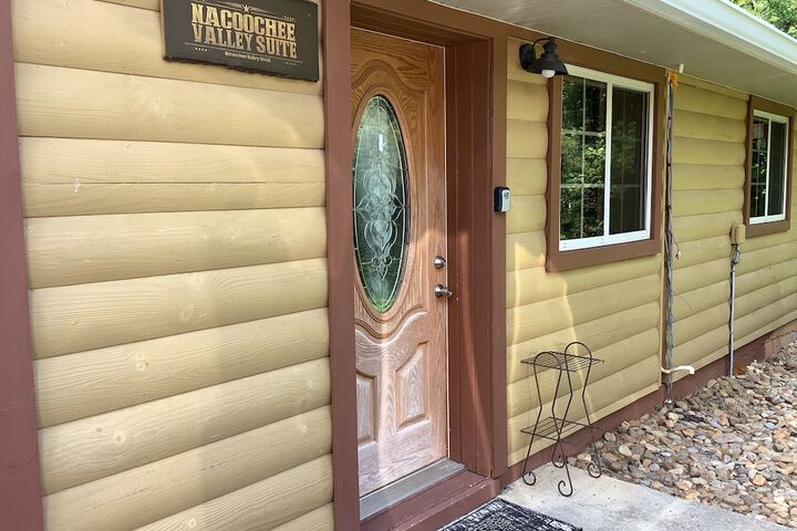 Nacoochee Valley Lodge