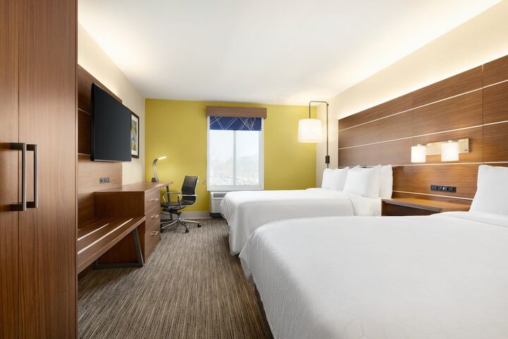 Holiday Inn Express & Suites Philadelphia - Mt. Laurel by IHG