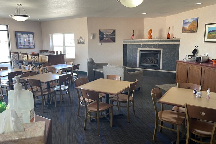 Breakfast/Coffee Service 104 of 110